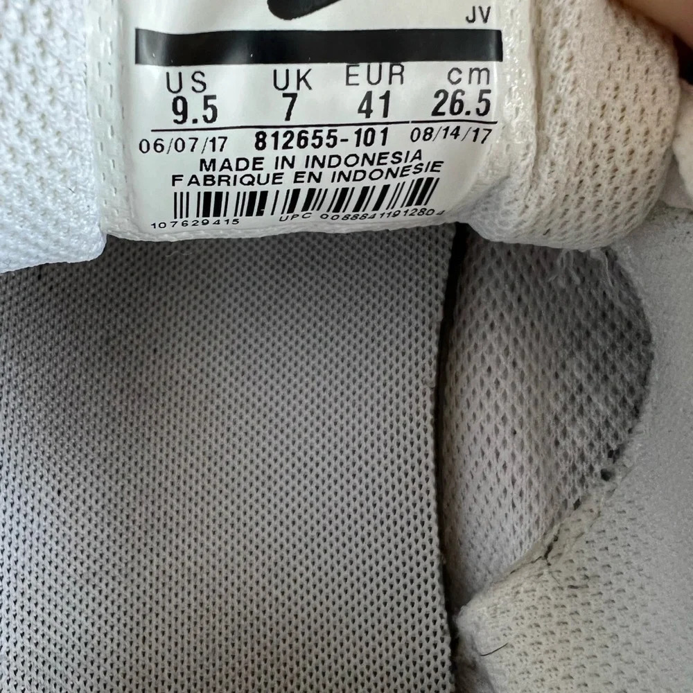 Nike sneakers - Picture 6 of 6